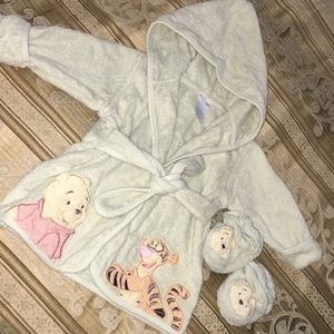 Baby Pooh bear bath robe with matching shoes
